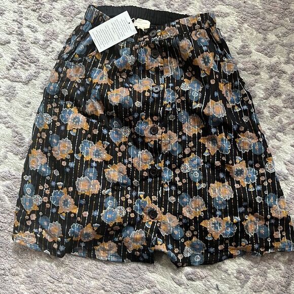 Girl’s clothing bundle size 8 - Picture 5 of 6